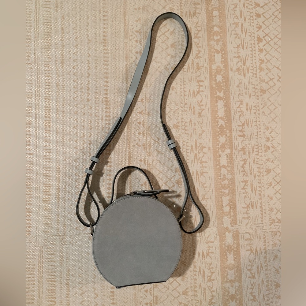 Baby blue circle shoulder bag